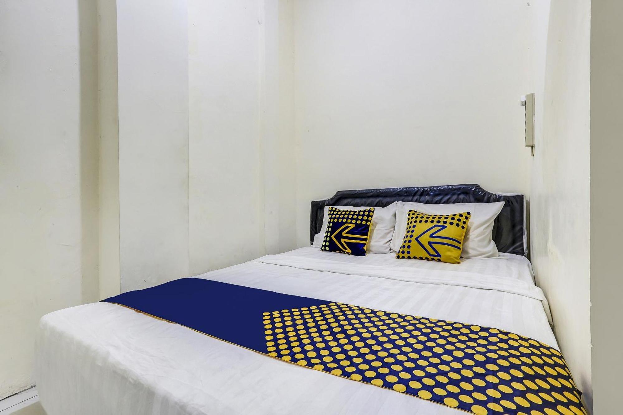 Spot On 90780 Gang Tengah Homestay Syariah Semarang Buitenkant foto