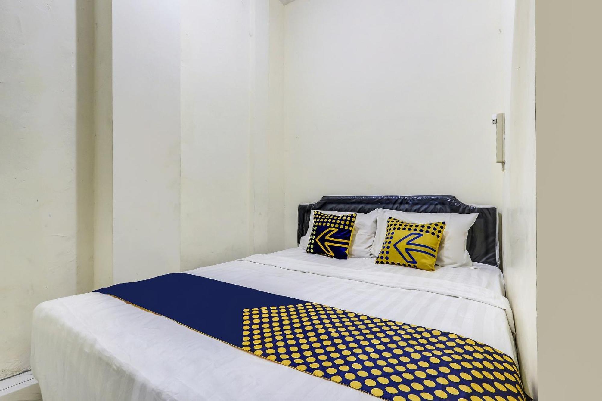 Spot On 90780 Gang Tengah Homestay Syariah Semarang Buitenkant foto