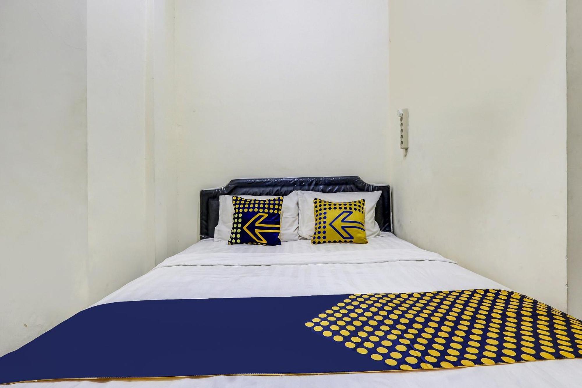 Spot On 90780 Gang Tengah Homestay Syariah Semarang Buitenkant foto