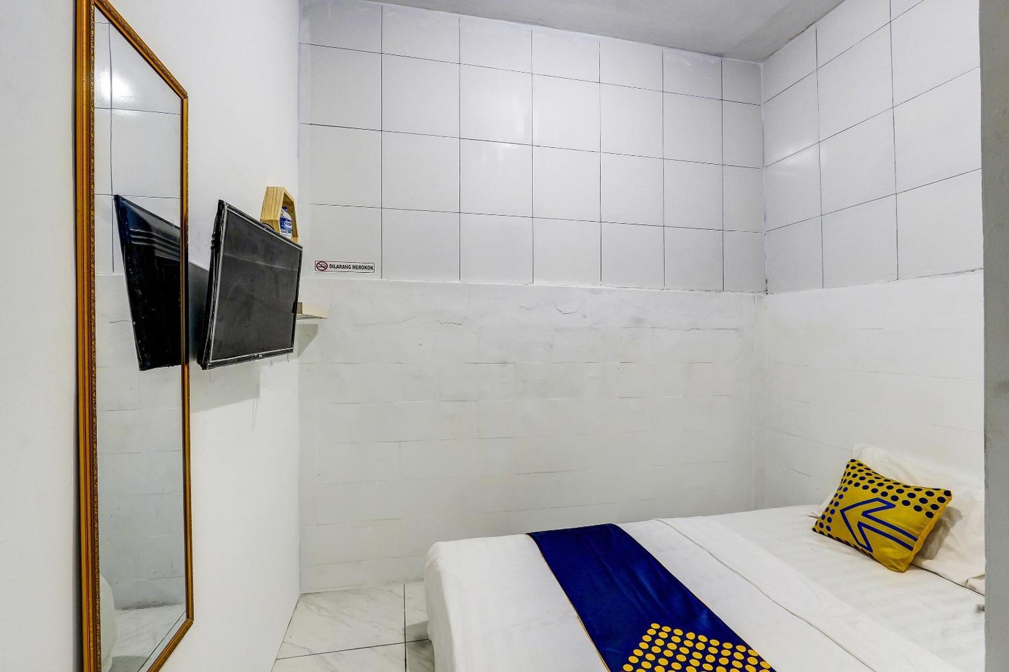 Spot On 90780 Gang Tengah Homestay Syariah Semarang Buitenkant foto