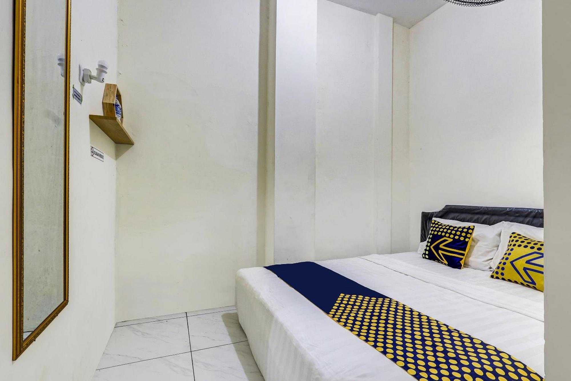 Spot On 90780 Gang Tengah Homestay Syariah Semarang Buitenkant foto