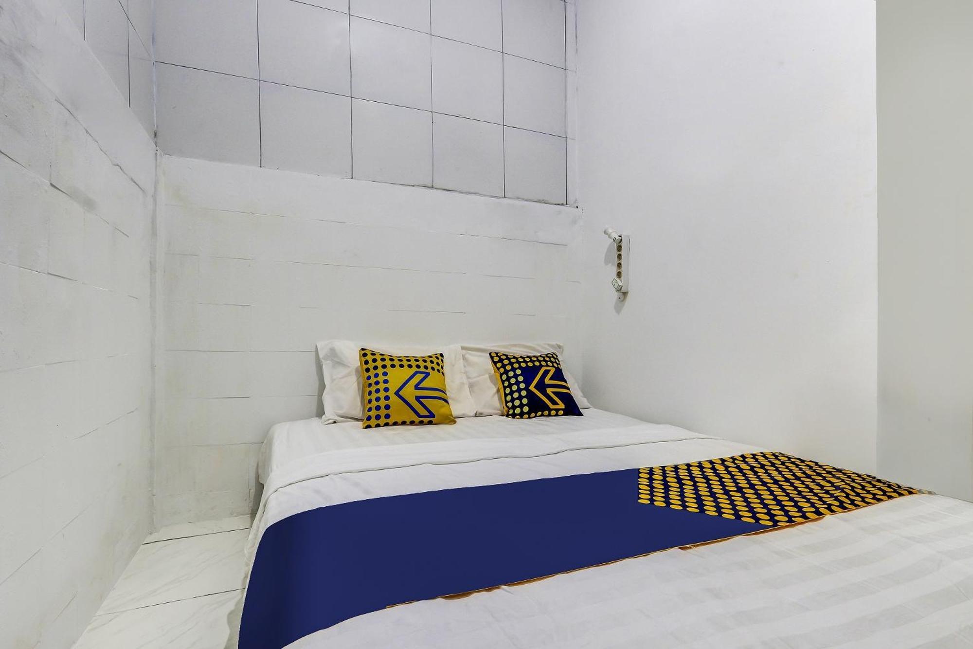 Spot On 90780 Gang Tengah Homestay Syariah Semarang Buitenkant foto