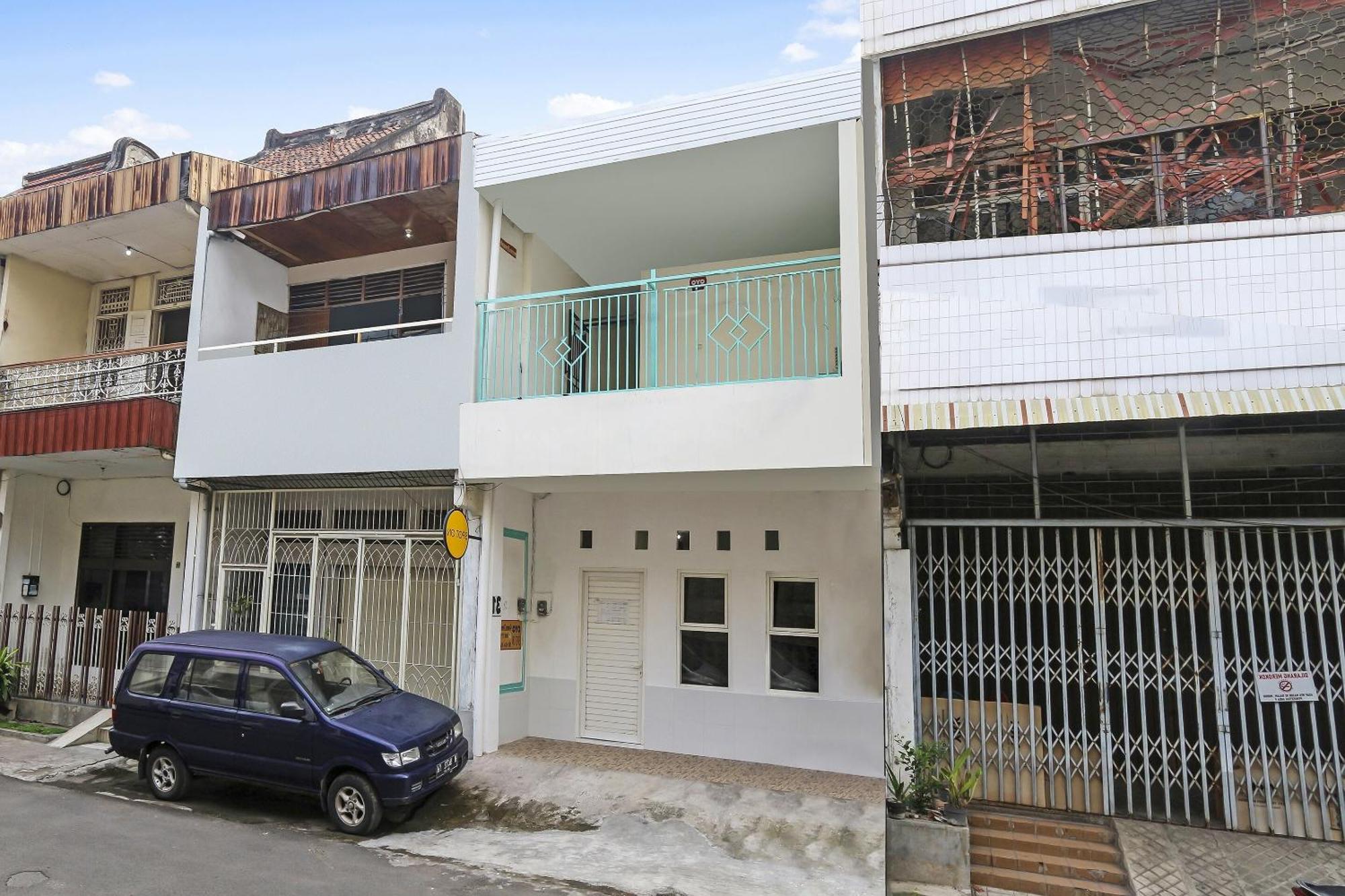 Spot On 90780 Gang Tengah Homestay Syariah Semarang Buitenkant foto