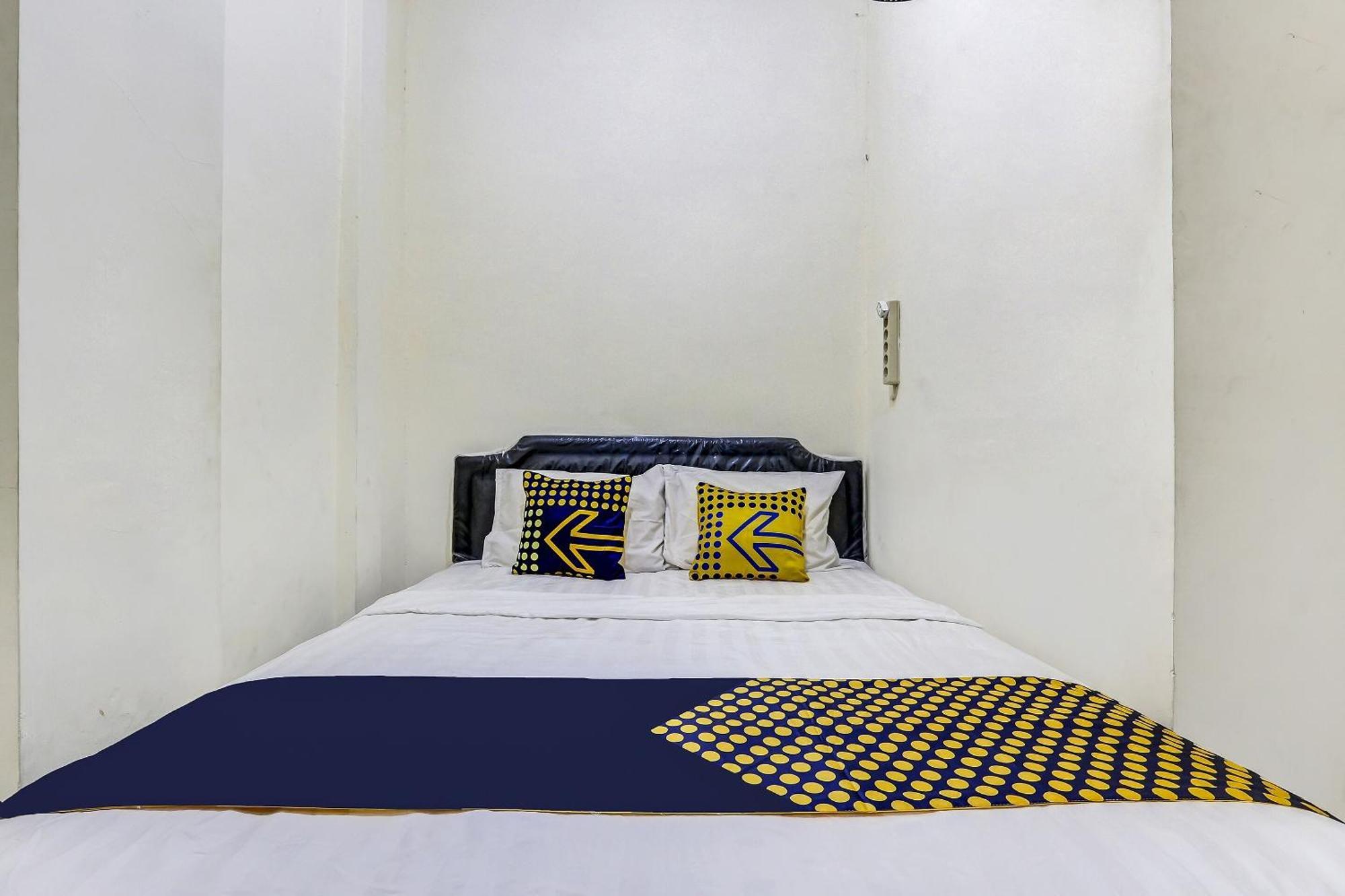 Spot On 90780 Gang Tengah Homestay Syariah Semarang Buitenkant foto